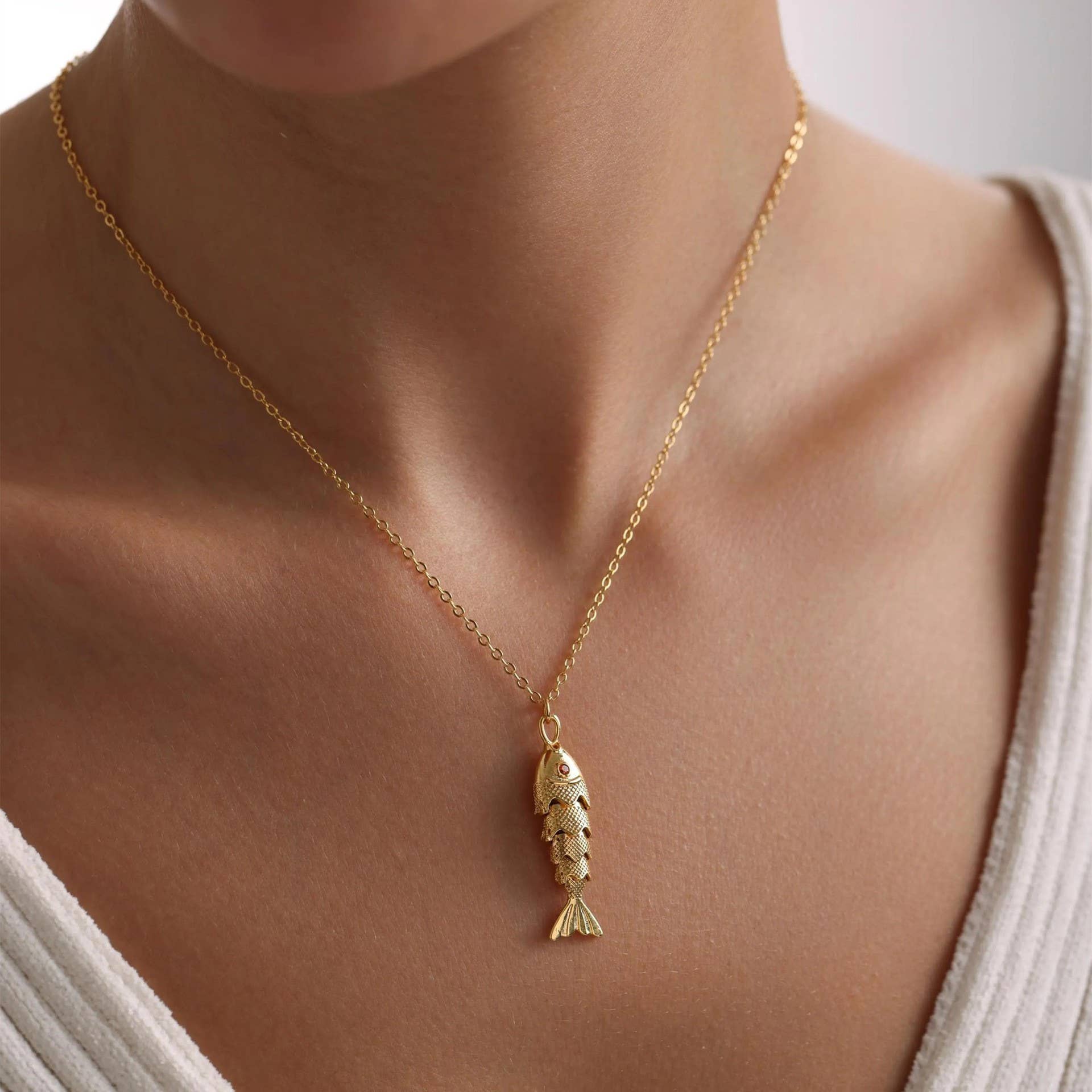 18K STAINLESS STEEL TARNISH FREE FISH NECKLACE | 40NK9536: GOLD